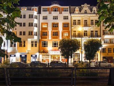 Dvorak & Wellness Hotel