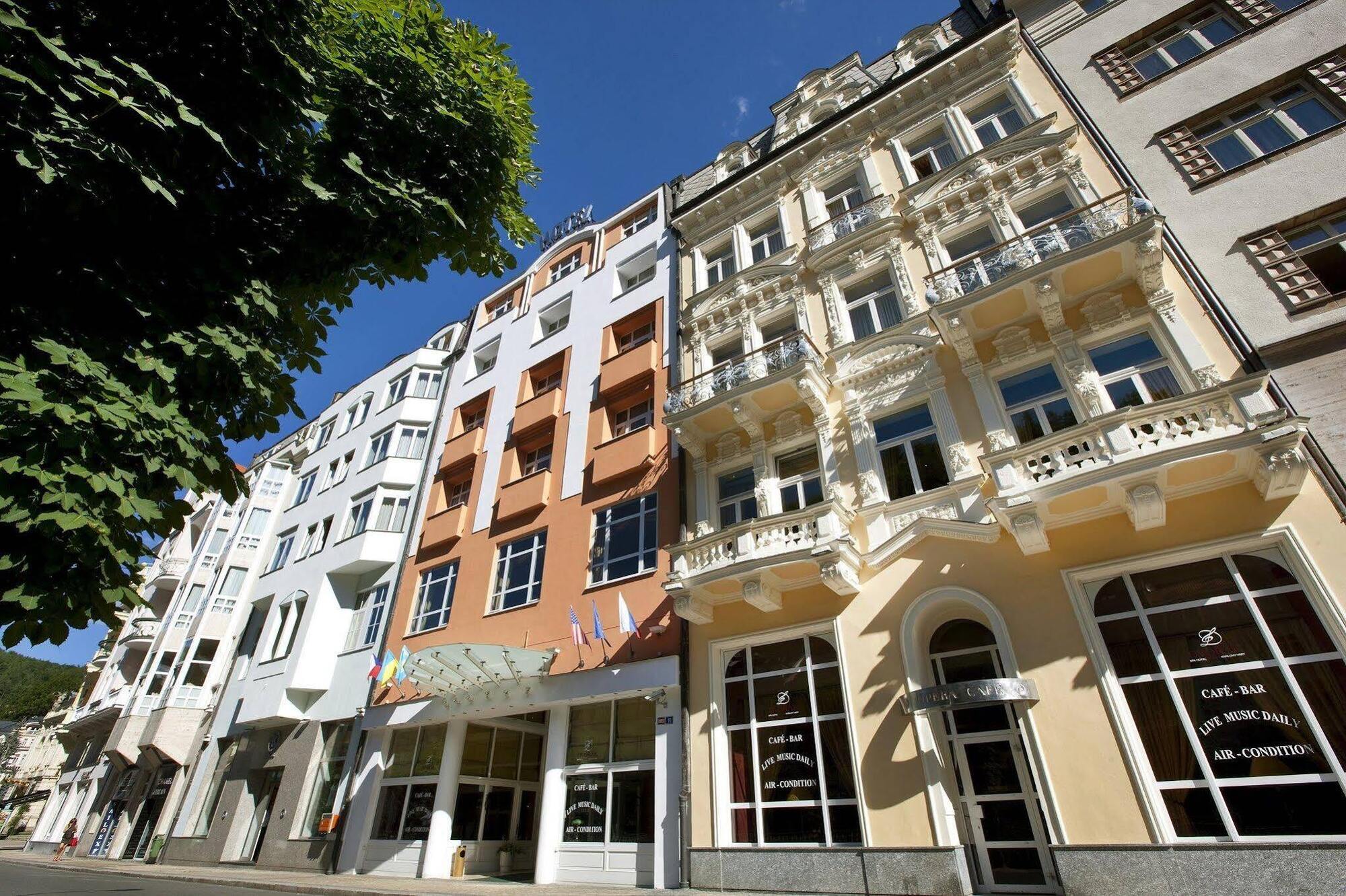 Hotel Dvorak & Wellness 4*